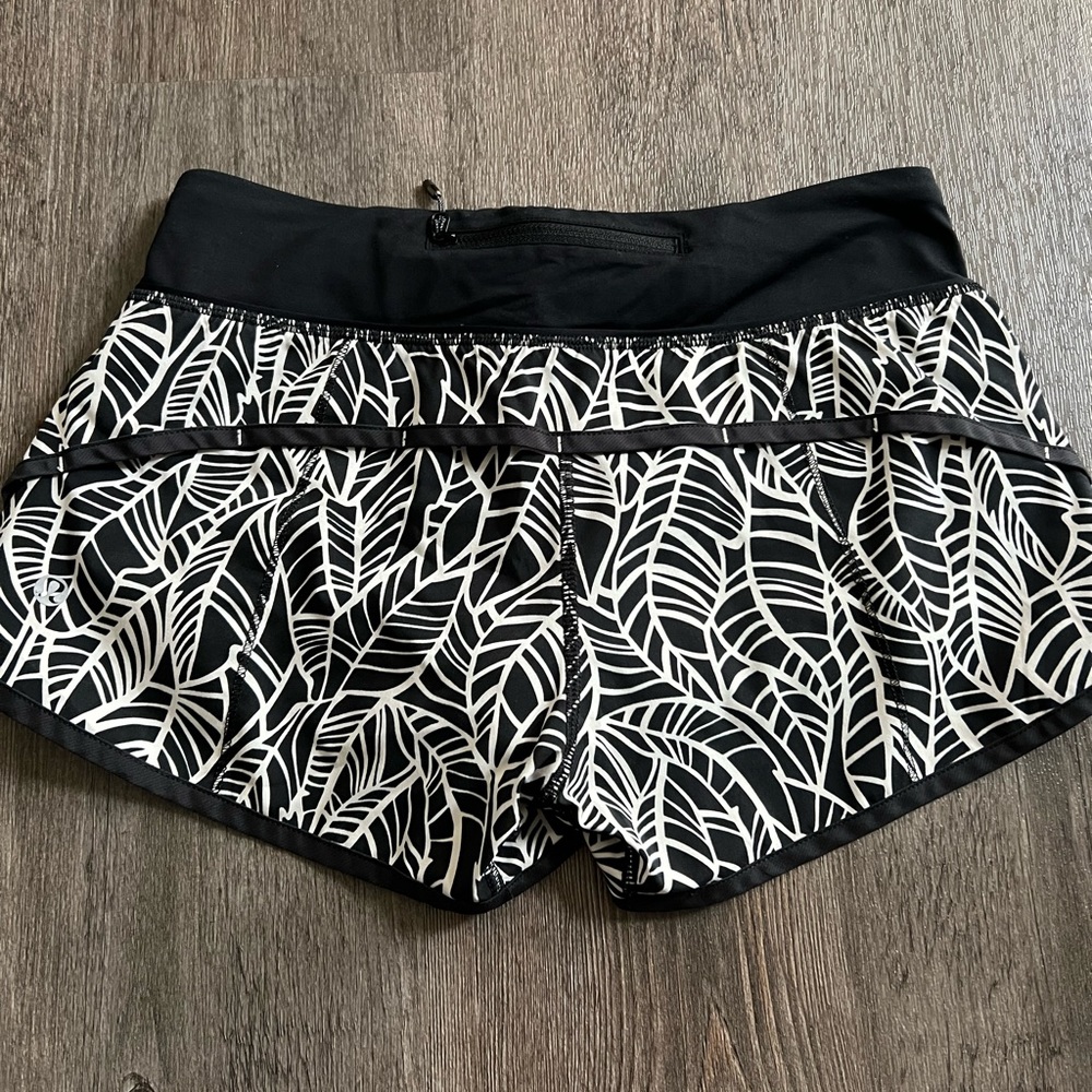 Lululemon speed up mid-rise short *waterproof/swim-safe fabric